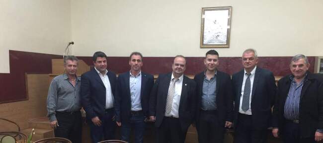 peiraias synantisi me enosi1