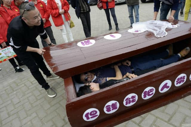 fakefuneral3